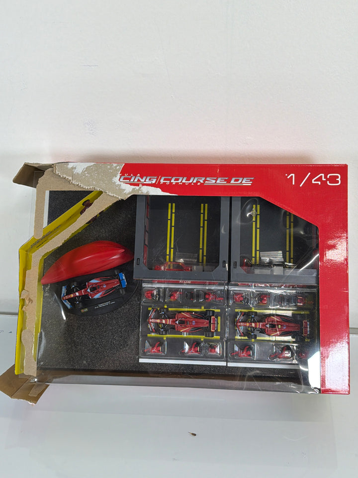 Bburago 1/43 Scale Formula Racing SF 24 Ferrari Pit Stop Crew