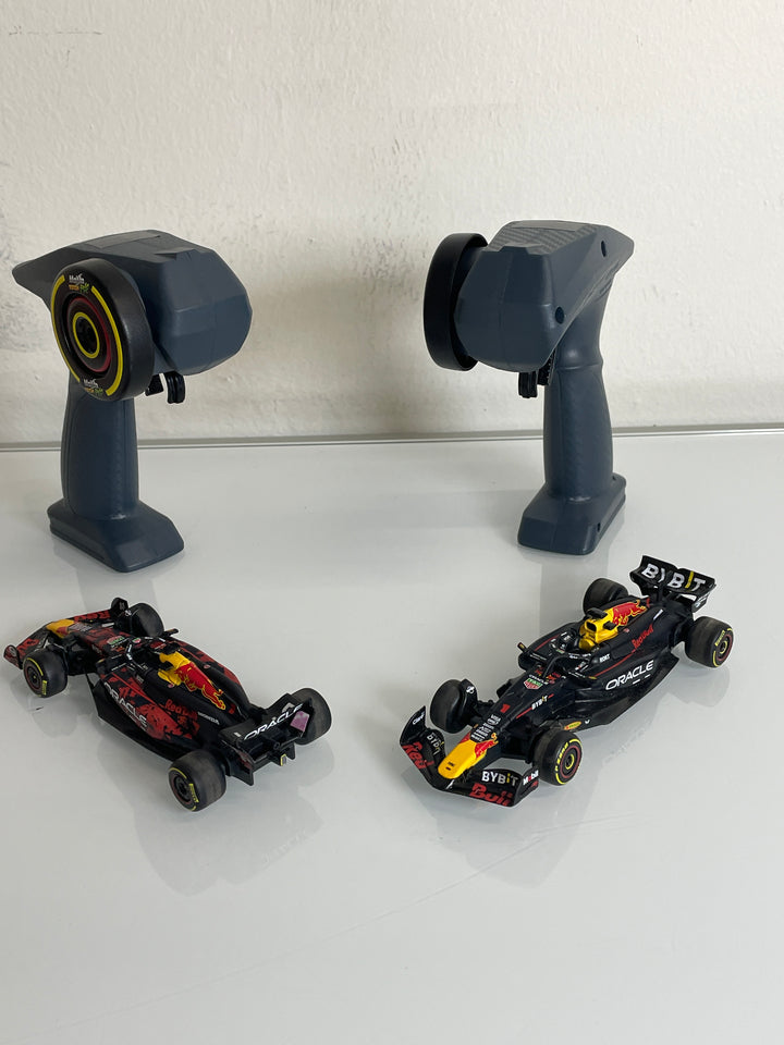 Maisto Tech RC- Oracle Red Bull Racing Cars with Track