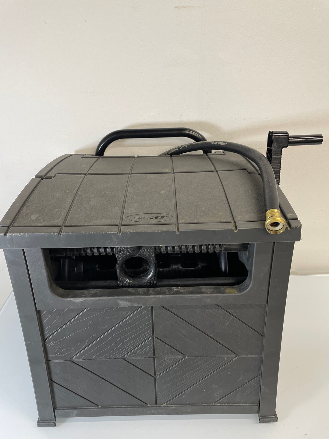 Suncast Smart Tube Hose Hideaway with Brass Connections