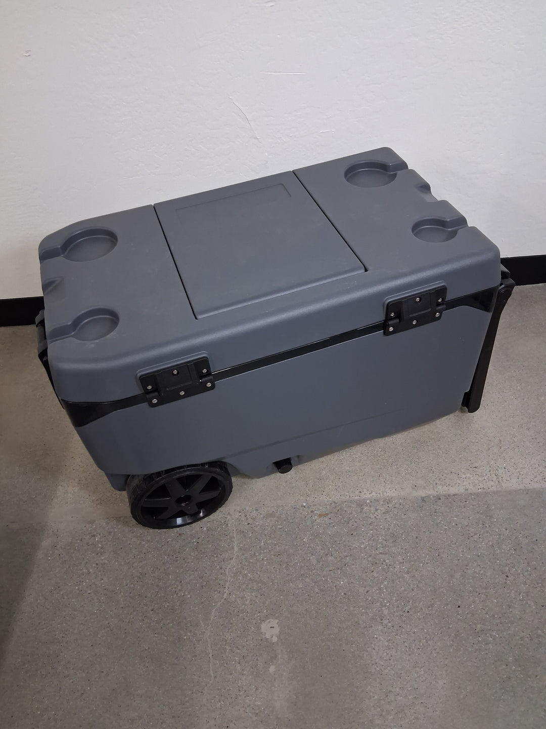 Igloo 90-quart MaxCold Cooler