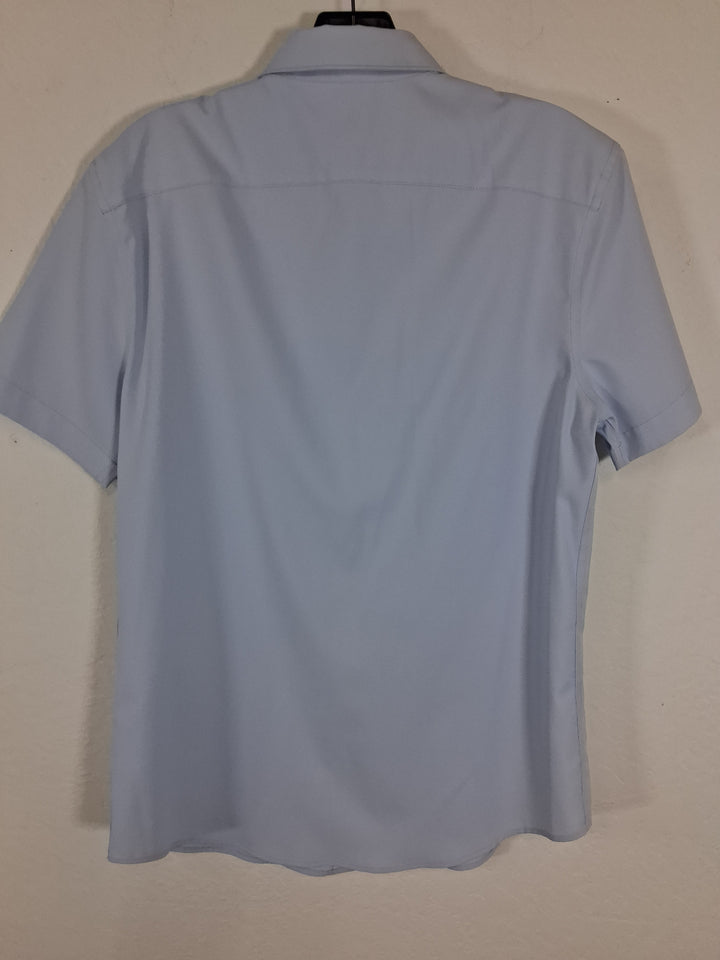 Perry Ellis Mens Button Down Short Sleeve Shirt with Front Pocket - Size Sm.
