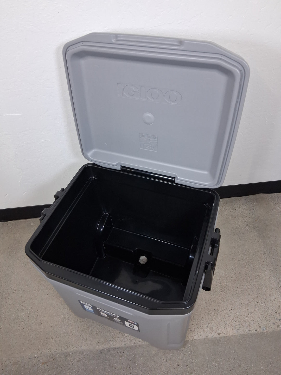 Igloo 62-quart Maxcold Wheeled Cooler