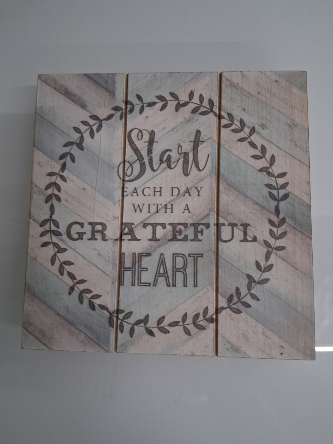 Tre Sorelle Studios Wooden Wall Sign "Start Each Day with a Grateful Heart - 8in.x 8in.x 1-1/2in.