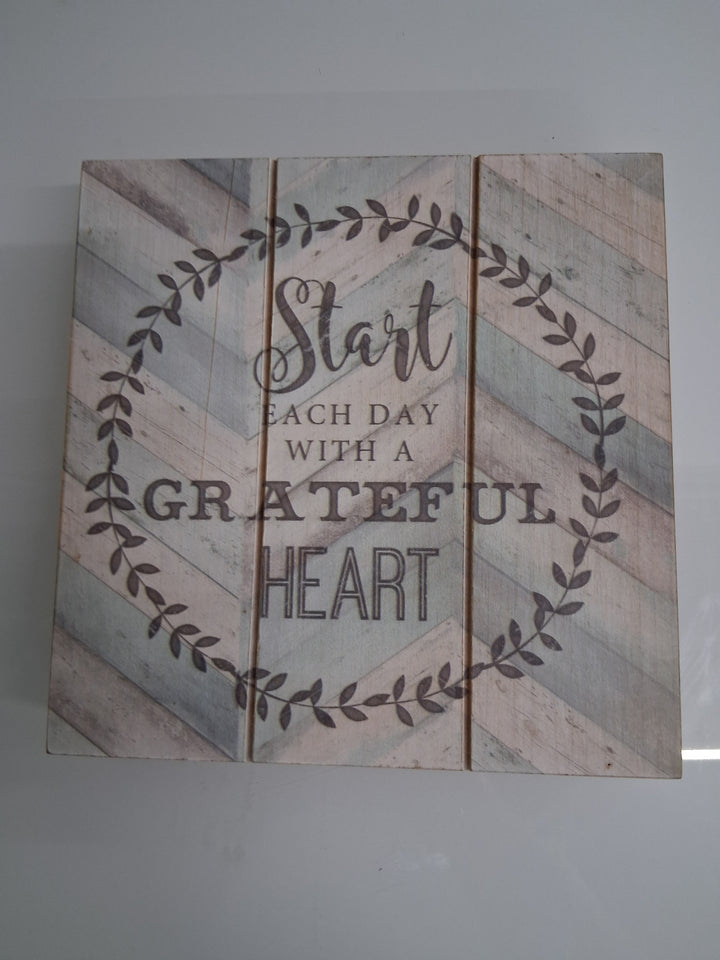 Tre Sorelle Studios Wooden Wall Sign "Start Each Day with a Grateful Heart - 8in.x 8in.x 1-1/2in.