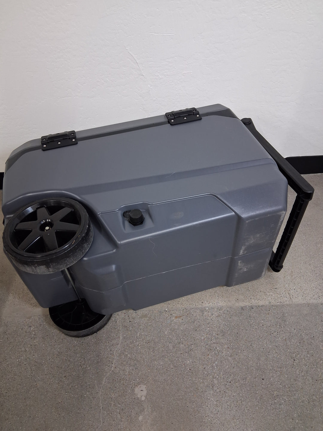 Igloo 90-quart MaxCold Cooler