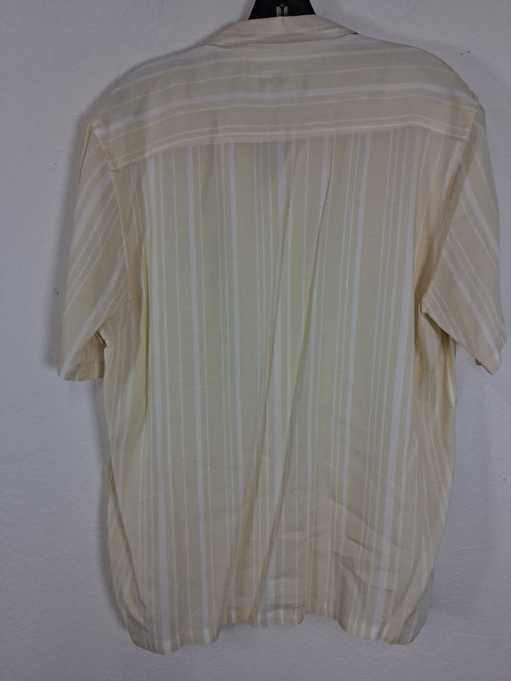 Onia Short Sleeve Casual Button Down Shirt with 2 Hip Pockets/1 Chest Pocket
